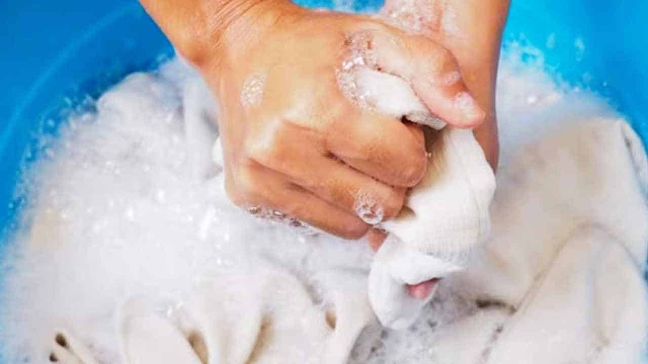 بهترین روش‌های خشک‌کردن و شستن بالش پنبه ای در خانه