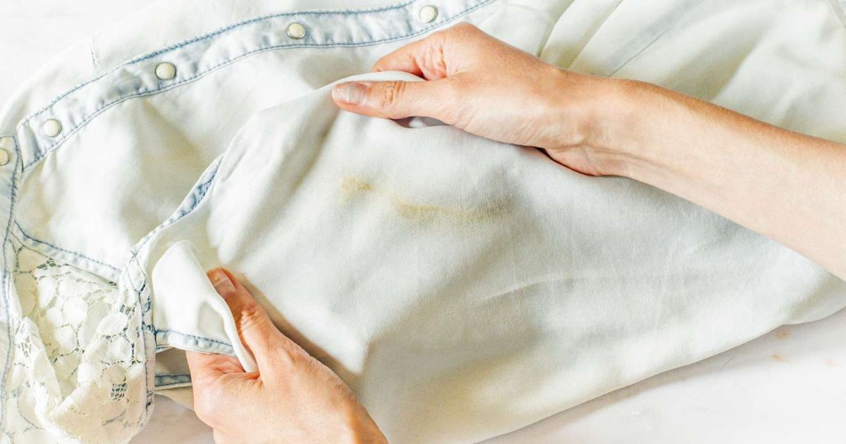 چگونه از ایجاد لکه‌های آب روی لباس‌ها جلوگیری کنیم
